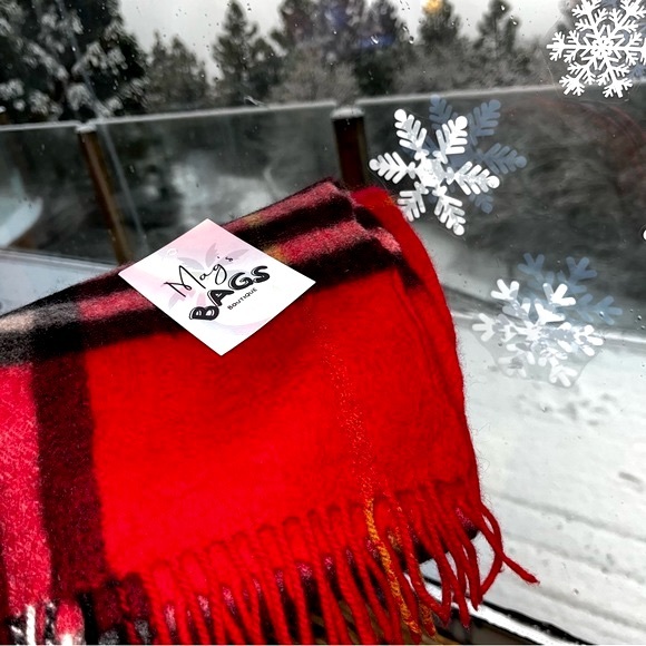 Burberry: Cashmere Giant Check Fringe Lambswool Scarf (Red) - Picture 10 of 14